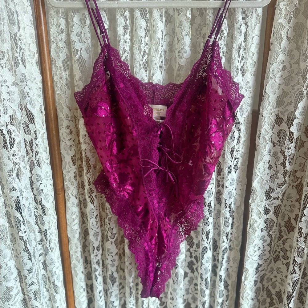 RARE Victoria's Secret Gold Label Fuchsia Velvet and Lace Plunge Teddy